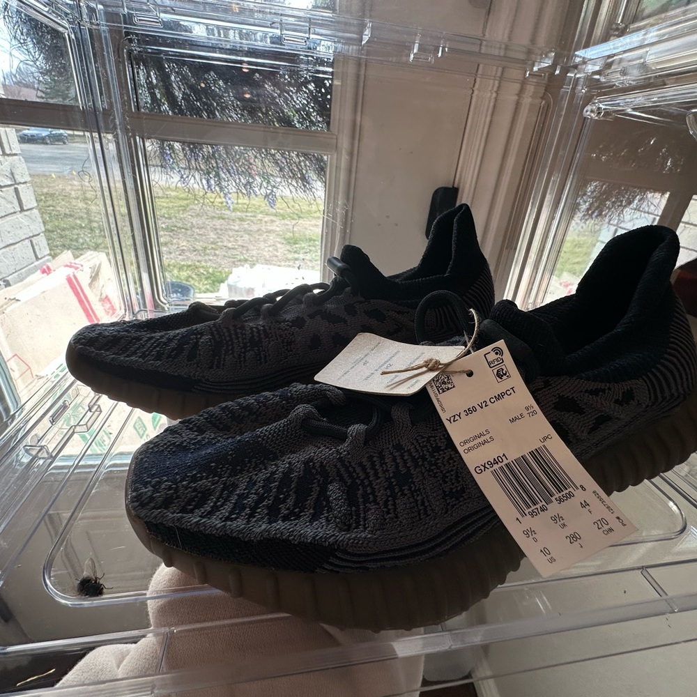 Yeezy 350 v2 compact Black and Gray